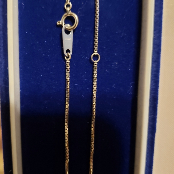 $7,000 Platinum Emerald Diamond Pendant Necklace - Picture 14 of 15